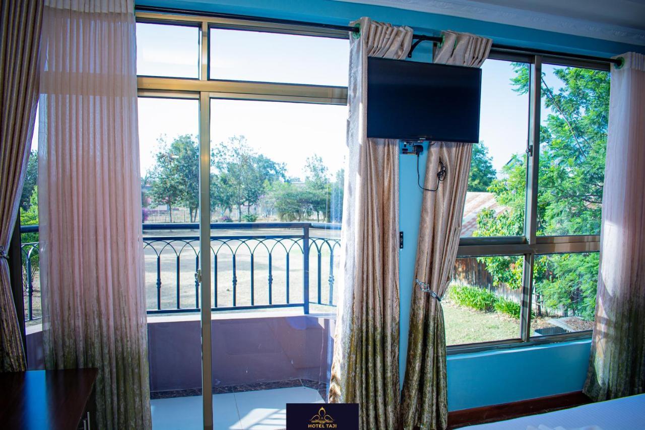 Hotel Taji نانيوكي المظهر الخارجي الصورة