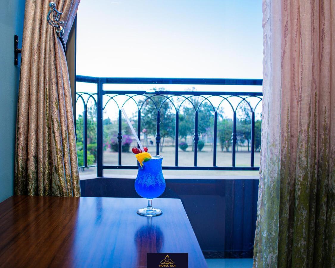 Hotel Taji نانيوكي المظهر الخارجي الصورة