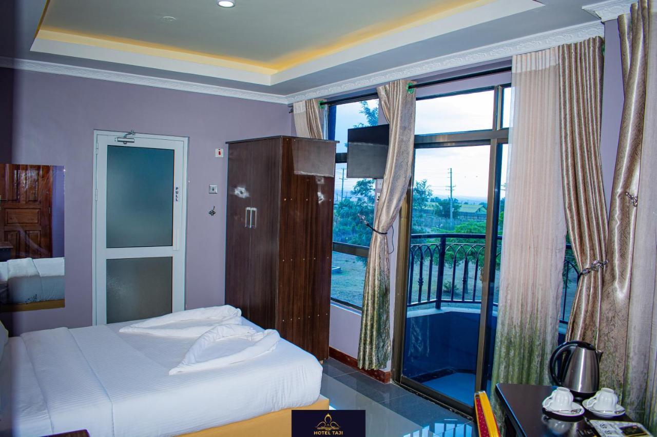 Hotel Taji نانيوكي المظهر الخارجي الصورة