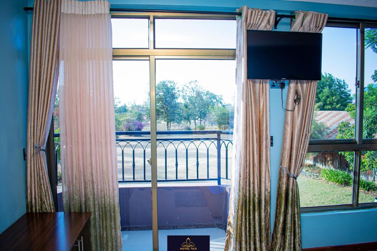 Hotel Taji نانيوكي المظهر الخارجي الصورة